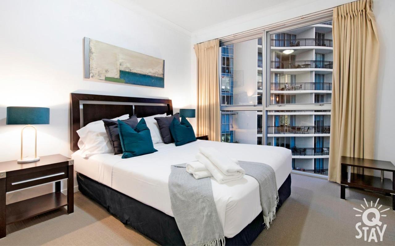 2 Bedroom 1 Bathroom - Centre Of Surfers Paradise, Chevron Renaissance Apartment Gold Coast