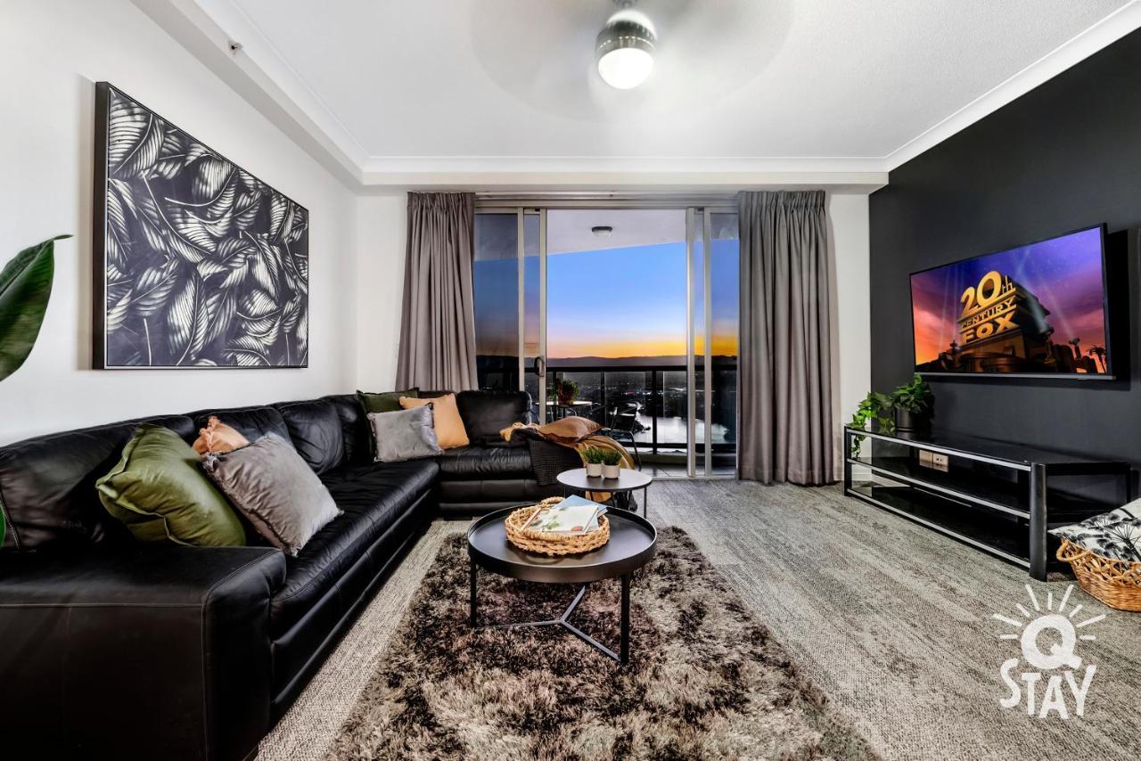 2 Bedroom 1 Bathroom - Centre Of Surfers Paradise, Chevron Renaissance Apartment