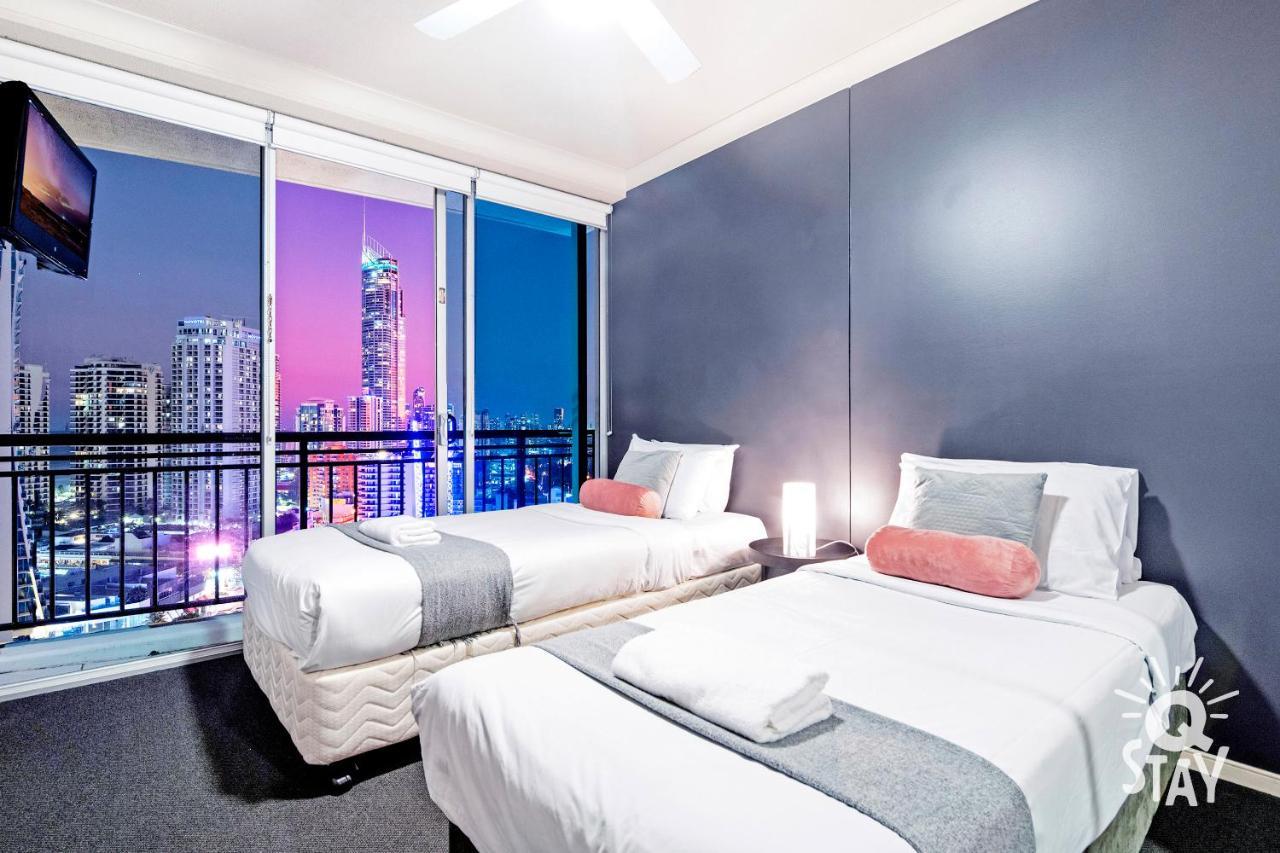 2 Bedroom 1 Bathroom - Centre Of Surfers Paradise, Chevron Renaissance Gold Coast