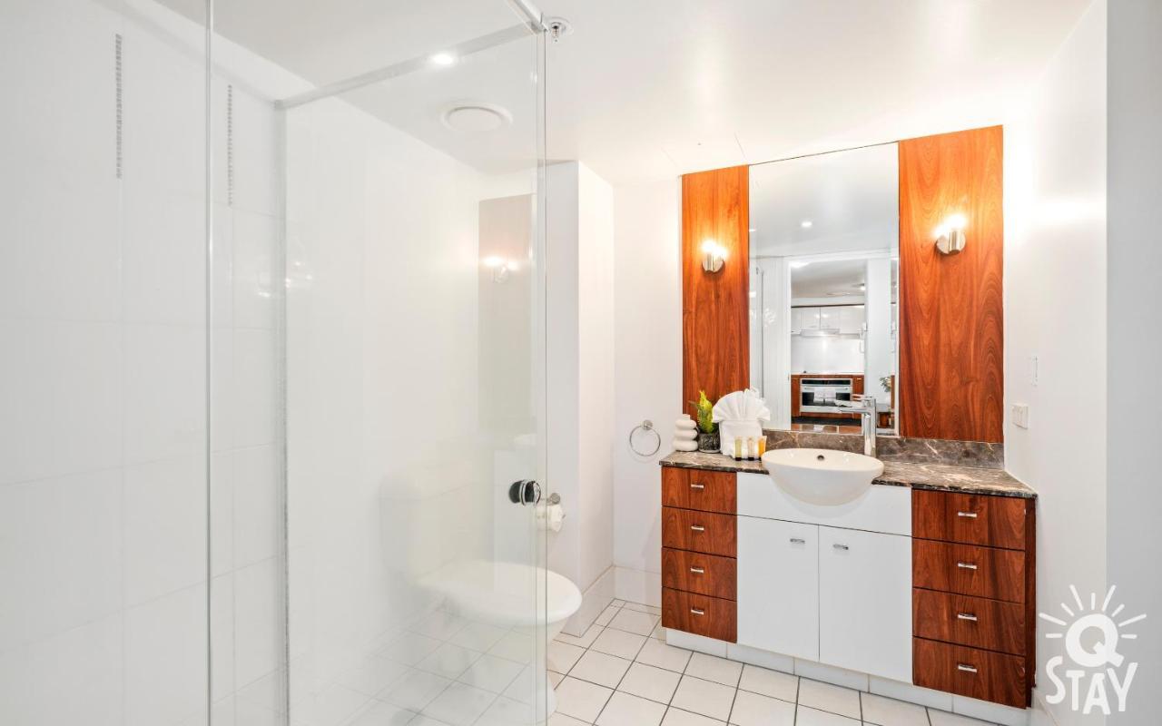 Apartment 2 Bedroom 1 Bathroom - Centre Of Surfers Paradise, Chevron Renaissance