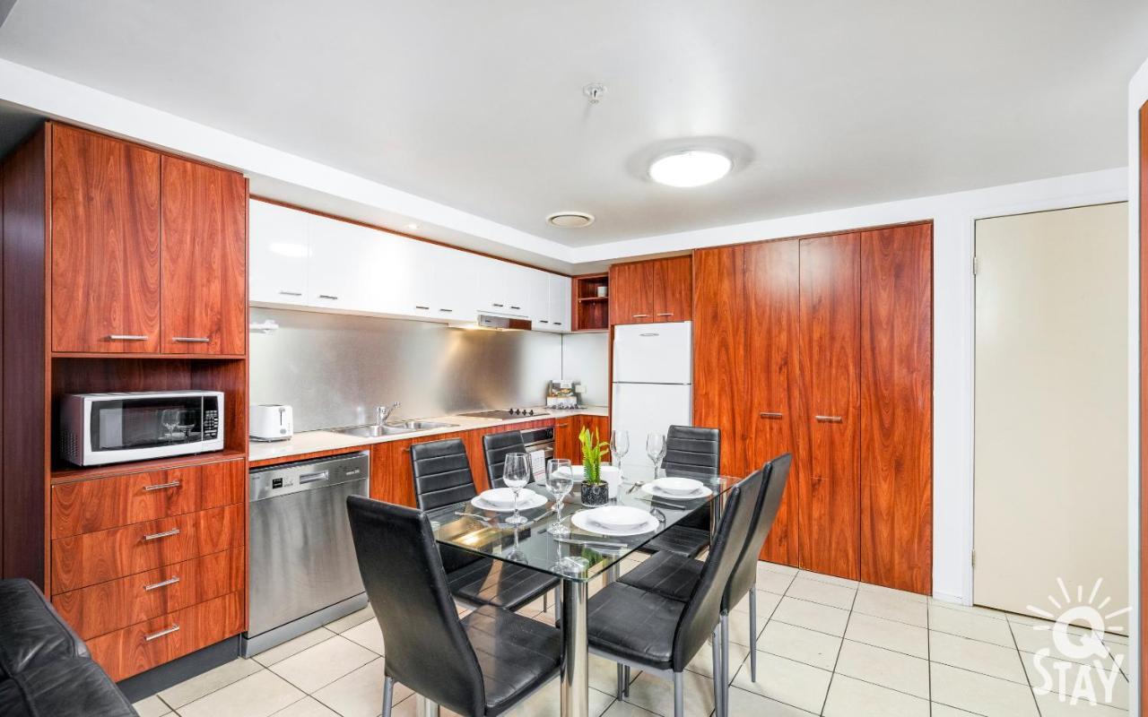 2 Bedroom 1 Bathroom - Centre Of Surfers Paradise, Chevron Renaissance